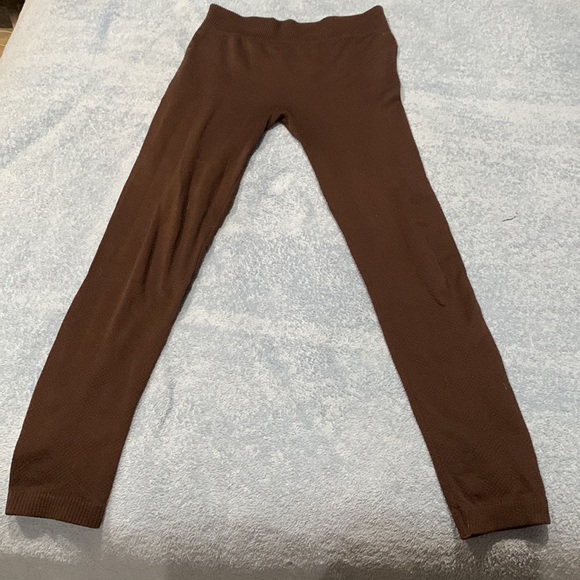 8 pairs of leggings. Small - Picture 9 of 16